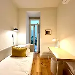 Dl * Lisbon